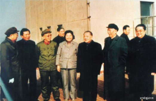 1985年2月2日鄧小平視察南京長江大橋